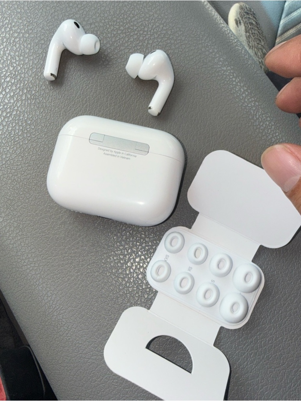 Apple AirPod Pro 3rd Generation - Picture 4 of 5